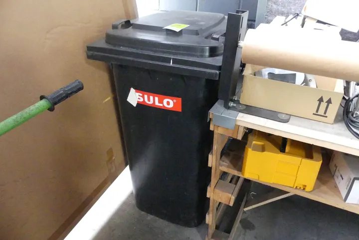 SULO Mülltonne mit Inhalt